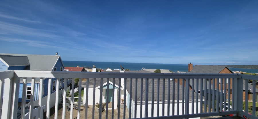 3 Bedroom Property for Sale in Boggomsbaai Western Cape